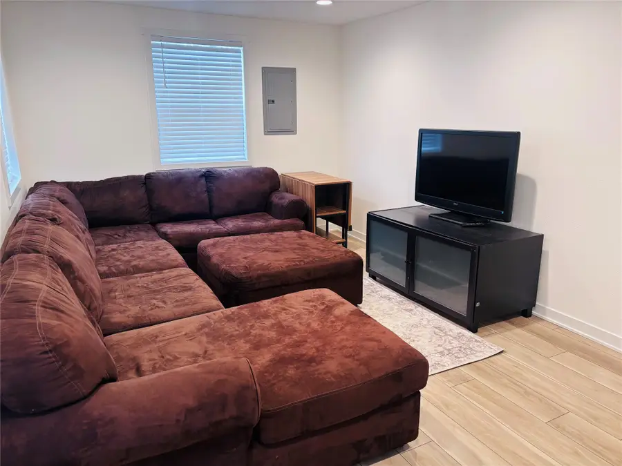 3839 Easton Boulevard, Des Moines, IA 50317 - Image #2