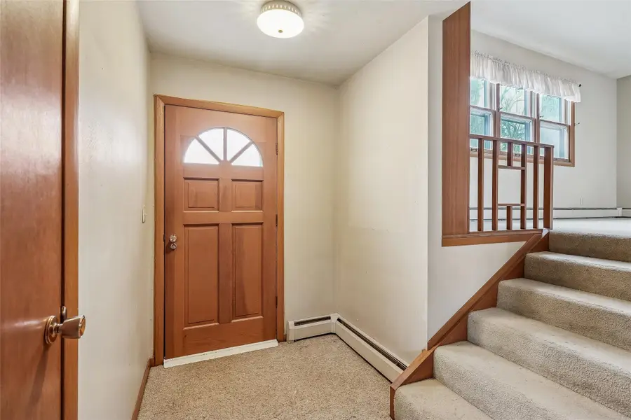 909 S 5th Street, Knoxville, IA 50138 - #3