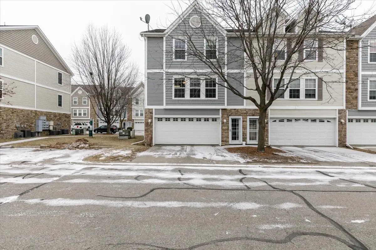 350 NE Sandalwood Drive, Waukee, IA 50263 - Image #1