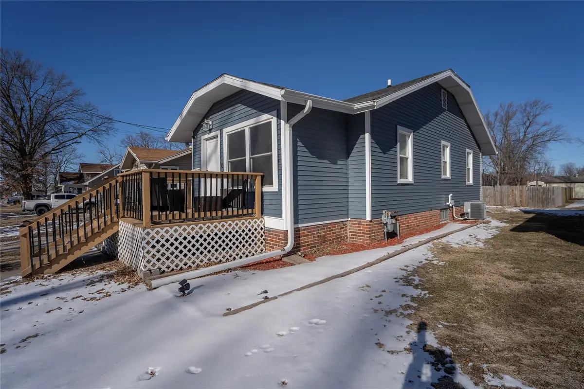 908 S 5th Avenue E, Newton, IA 50208 - Image #1