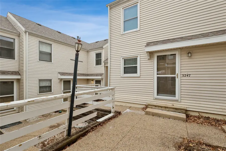 5247 Dakota Drive, West Des Moines, IA 50265 - #2