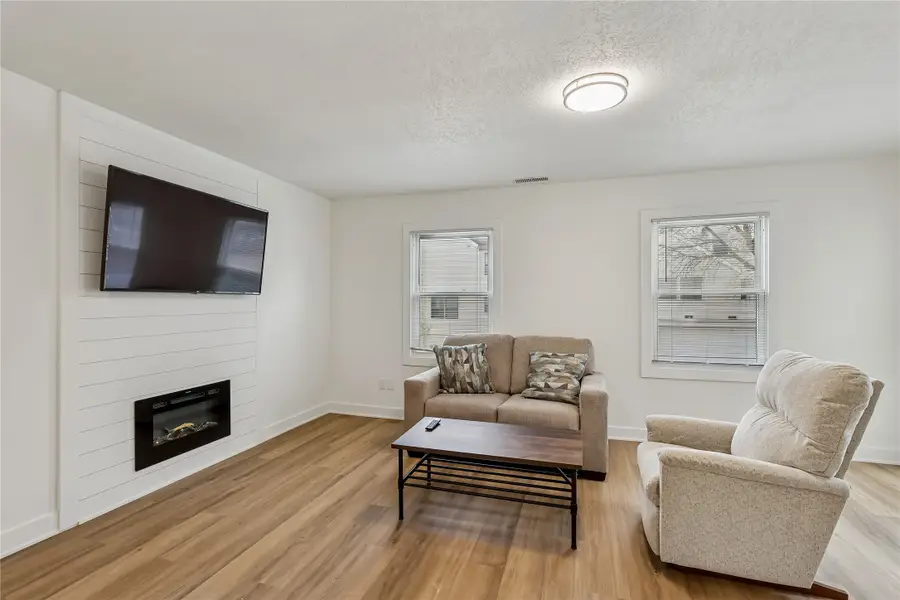 5247 Dakota Drive, West Des Moines, IA 50265 - #3