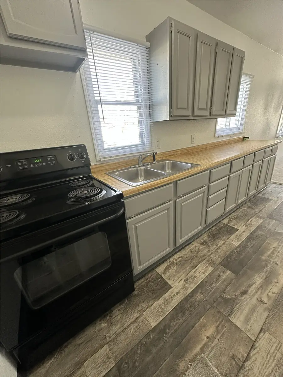 2364 Saylor Road, Des Moines, IA 50313 - #2