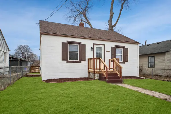 2057 Maple Street, Des Moines, IA 50317