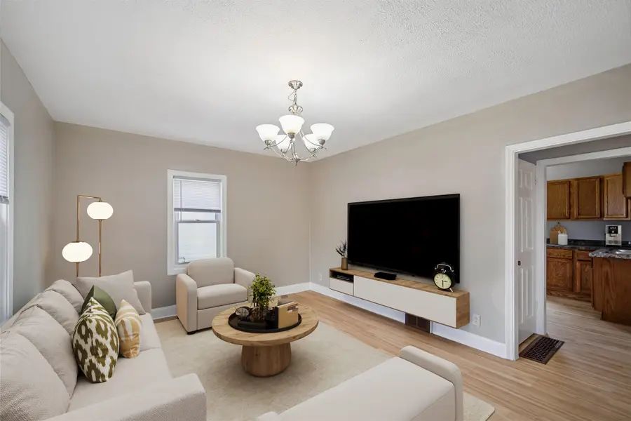 2057 Maple Street, Des Moines, IA 50317 - #2