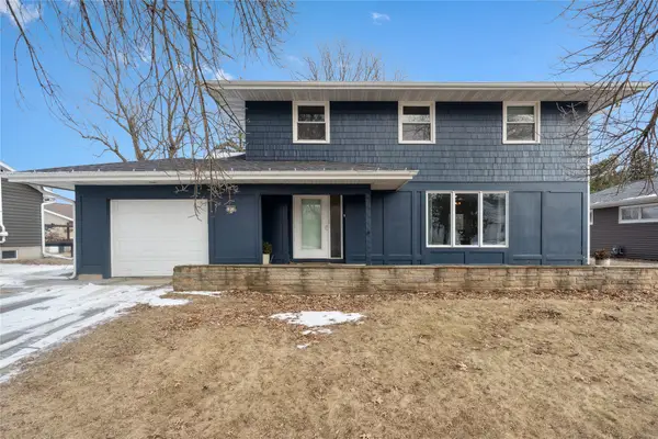 1828 Belmont Drive, Grinnell, IA 50112