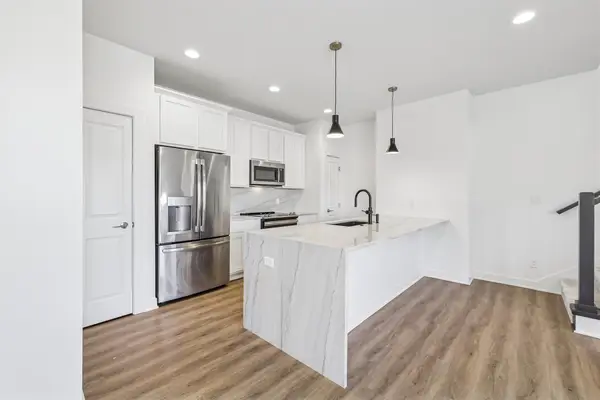 15301 Goldenrod Drive, Urbandale, IA 50323