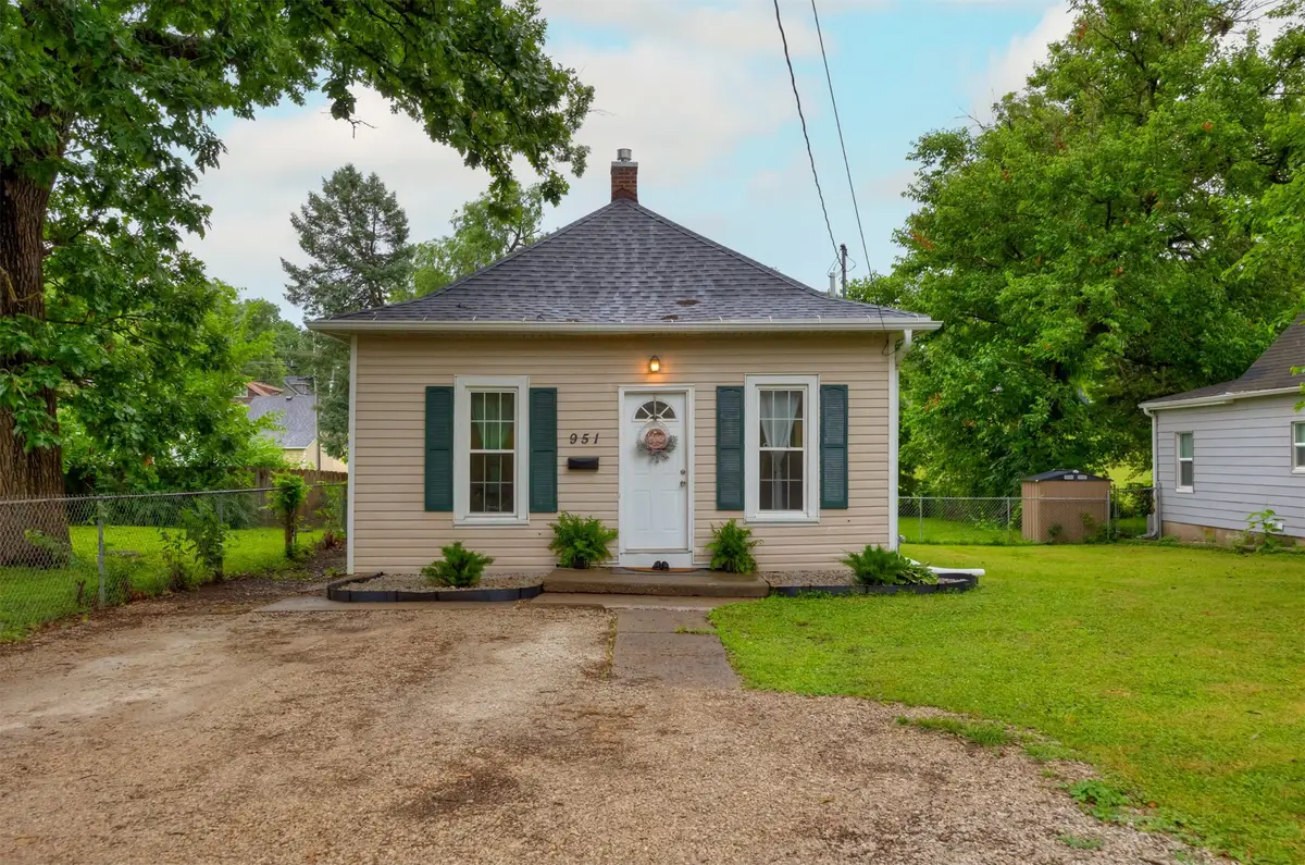 951 28th Street, Des Moines, IA 50312 - #1