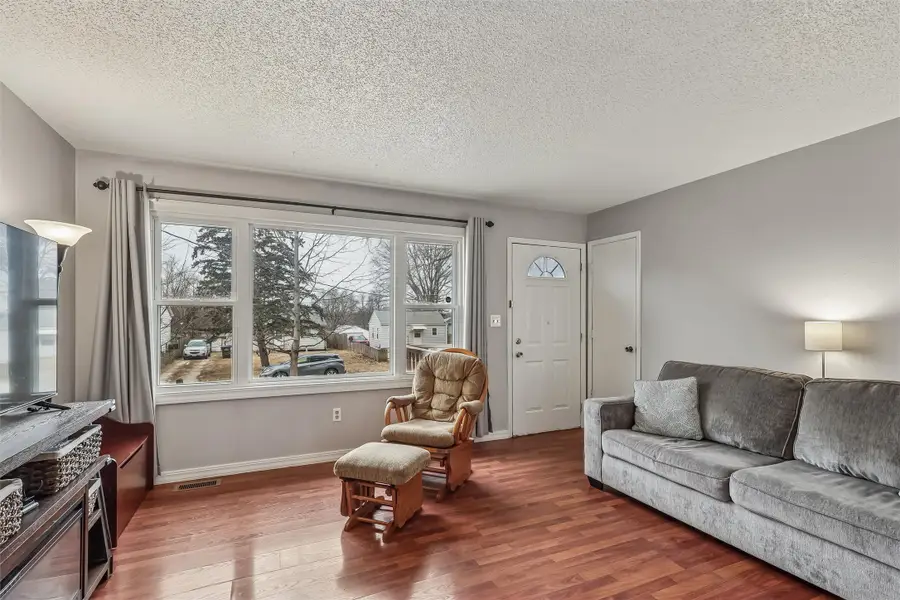 3515 E 39th Street, Des Moines, IA 50317 - #2