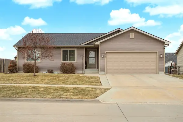 521 Prairie Ridge Drive, Huxley, IA 50124