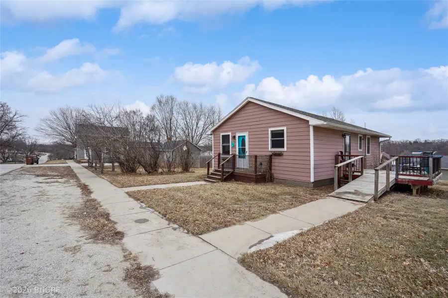 402 Walnut Street, De Soto, IA 50069 - #2