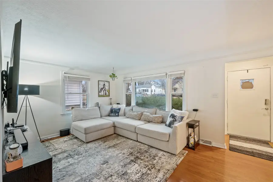 4012 Bowdoin Street, Des Moines, IA 50313 - #3