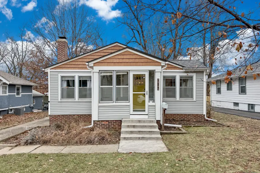 727 37th Street, Des Moines, IA 50312 - #2