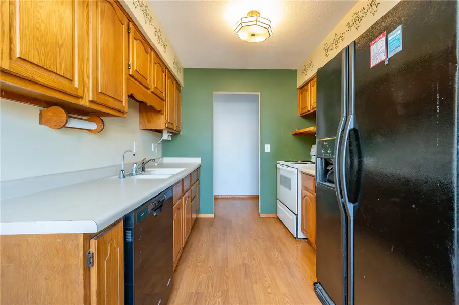 1104 E Thornton Avenue, Des Moines, IA 50315 - #3