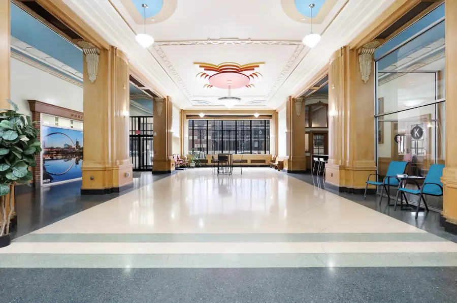 400 Walnut Street #304, Des Moines, IA 50309 - #3