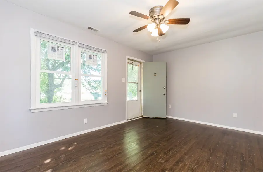 1018 Lewis Avenue, Des Moines, IA 50315 - #3