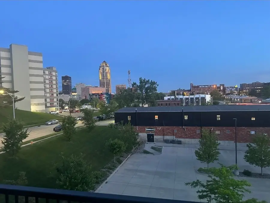 924 12th Street, Des Moines, IA 50309 - #3