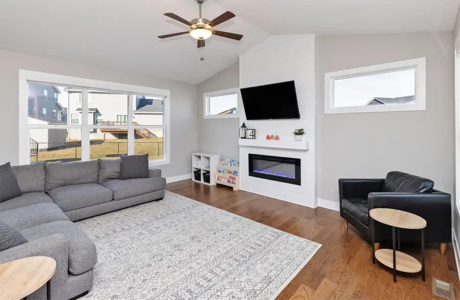 503 SE Alba Place, West Des Moines, IA 50265 - #2