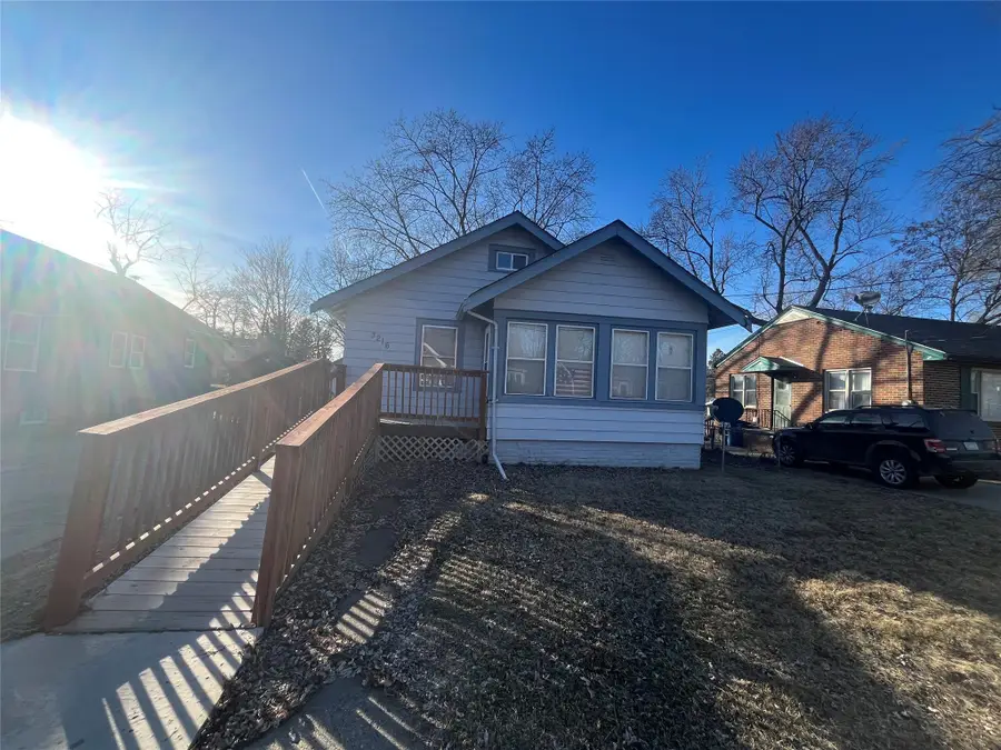 3216 SW 13th Street, Des Moines, IA 50315 - #2