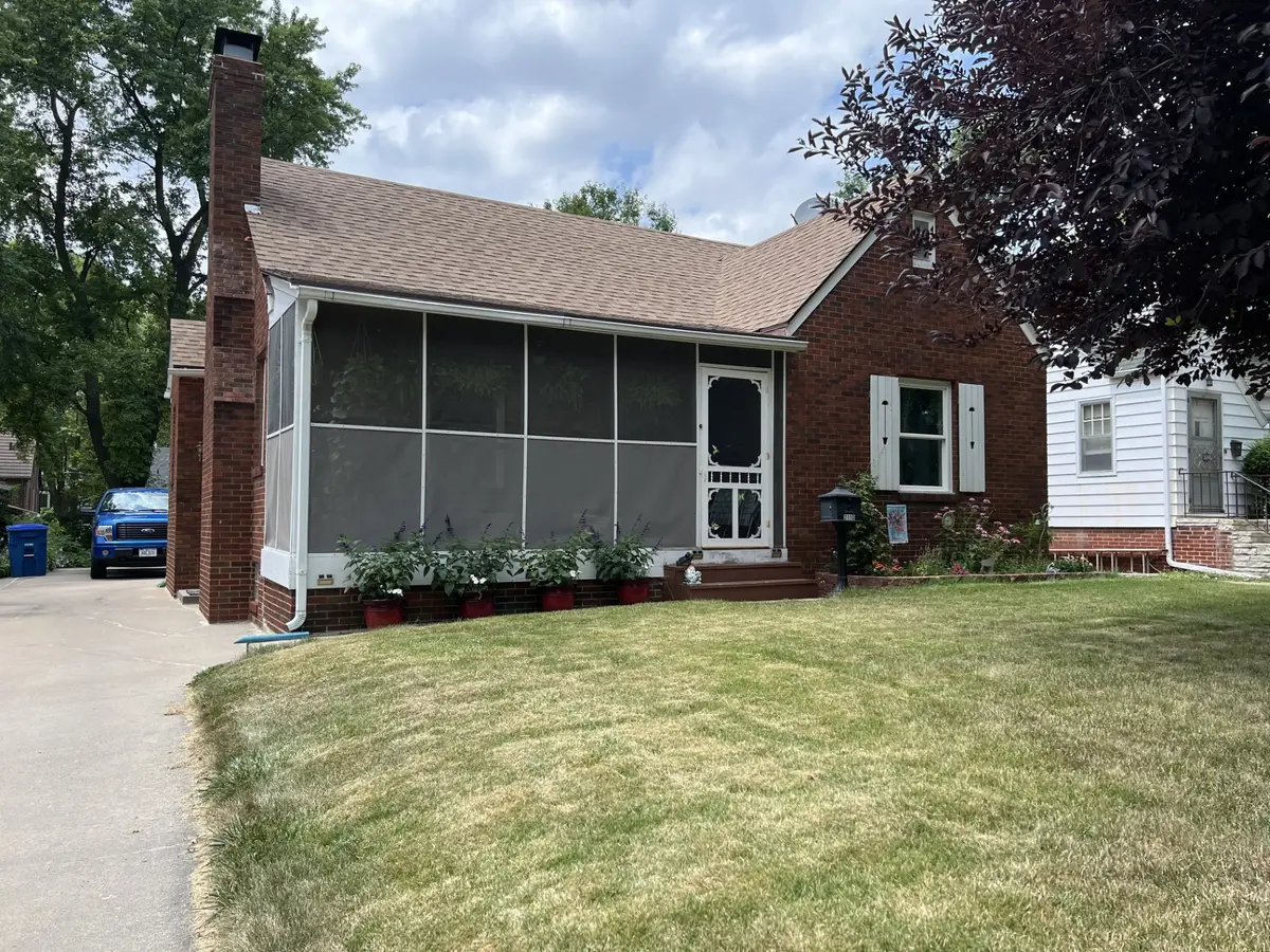 2110 40th Street, Des Moines, IA 50310 - #1
