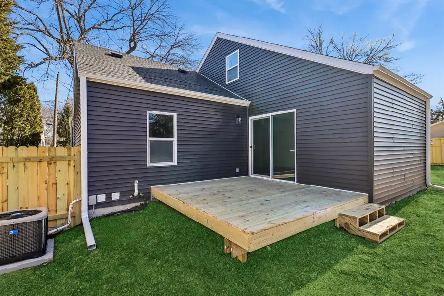 1312 E 25th Court, Des Moines, IA 50317 - #2