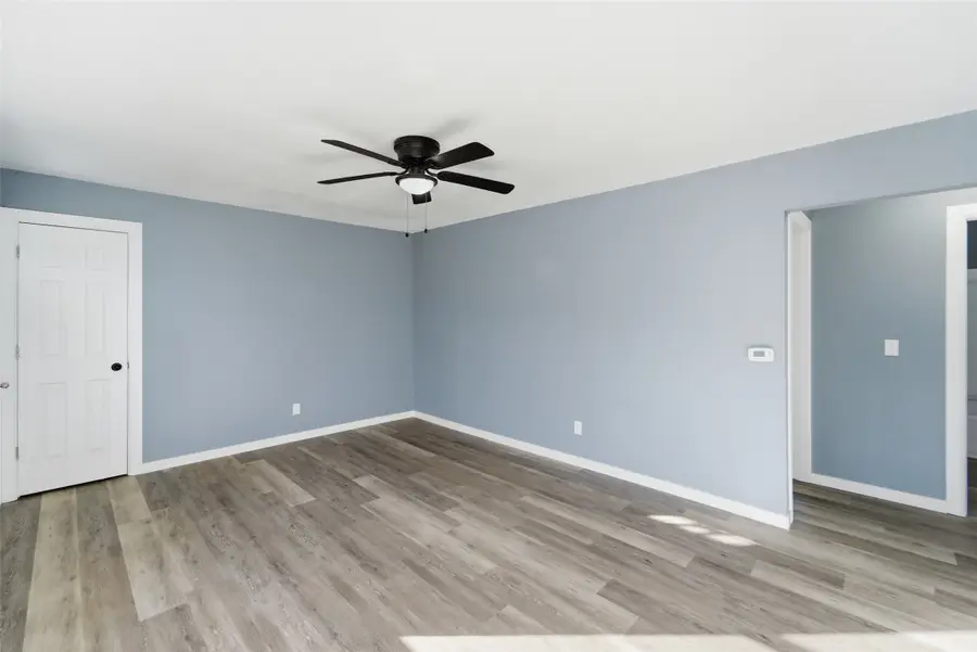 3910 Indianapolis Avenue, Des Moines, IA 50317 - #3