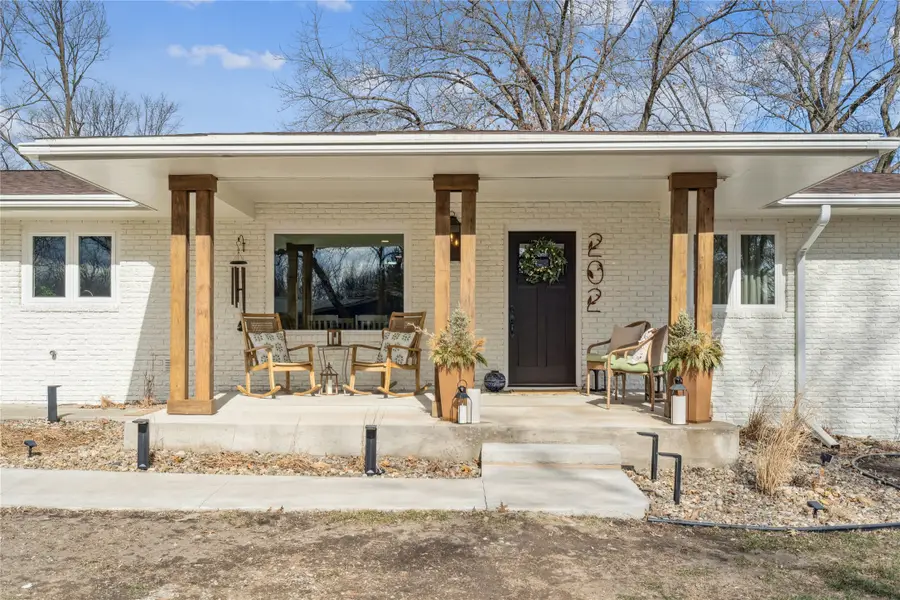 202 Independence Street, Pella, IA 50219 - #3