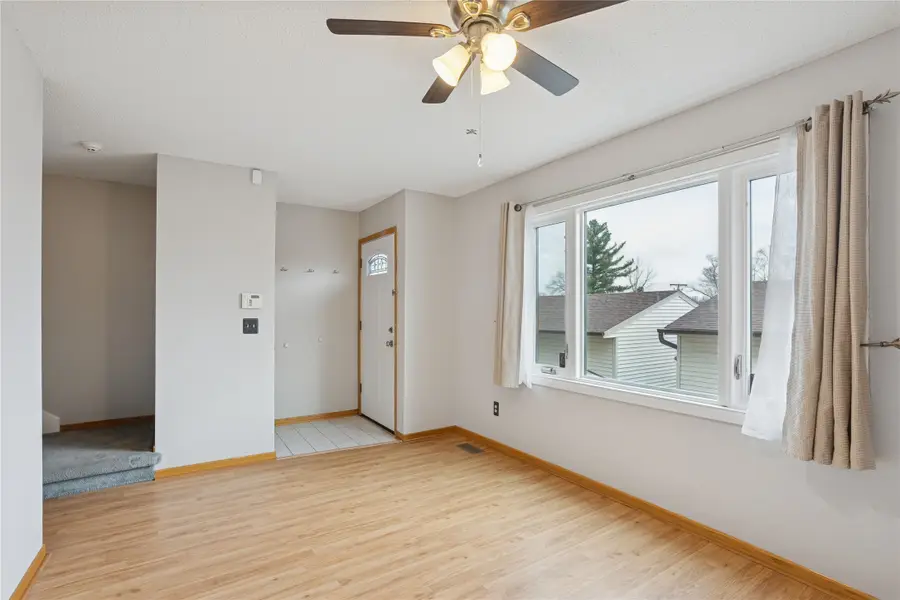 9213 Sandler Drive, Urbandale, IA 50322 - #3