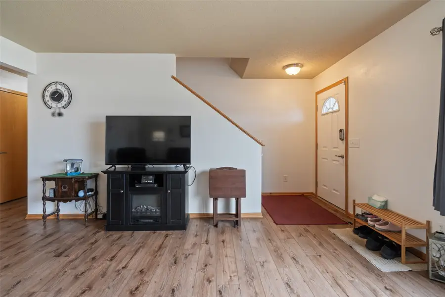 2459 E Porter Avenue, Des Moines, IA 50320 - #3