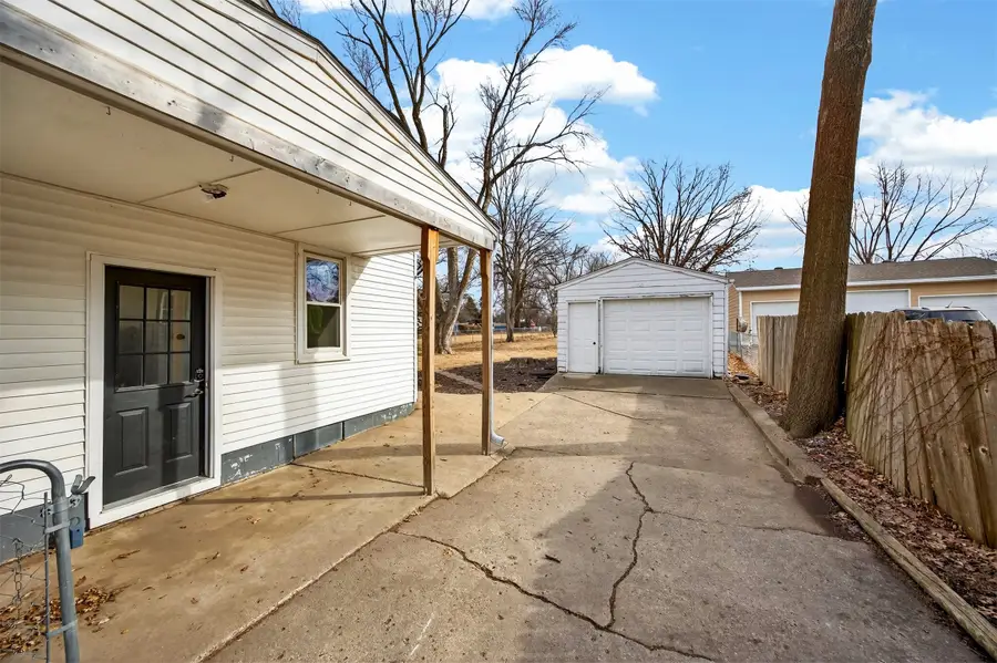 3305 54th Street, Des Moines, IA 50310 - #2