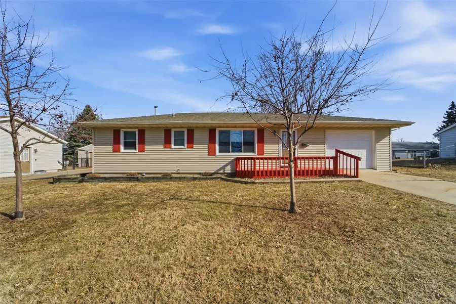 1419 N Grant Street, Knoxville, IA 50138 - #3