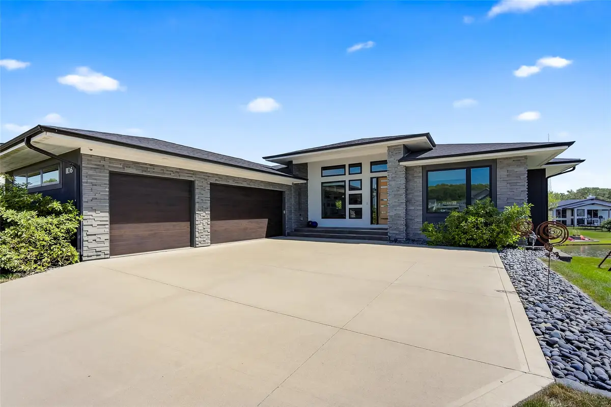 1106 S 100th Street, West Des Moines, IA 50266 - #1