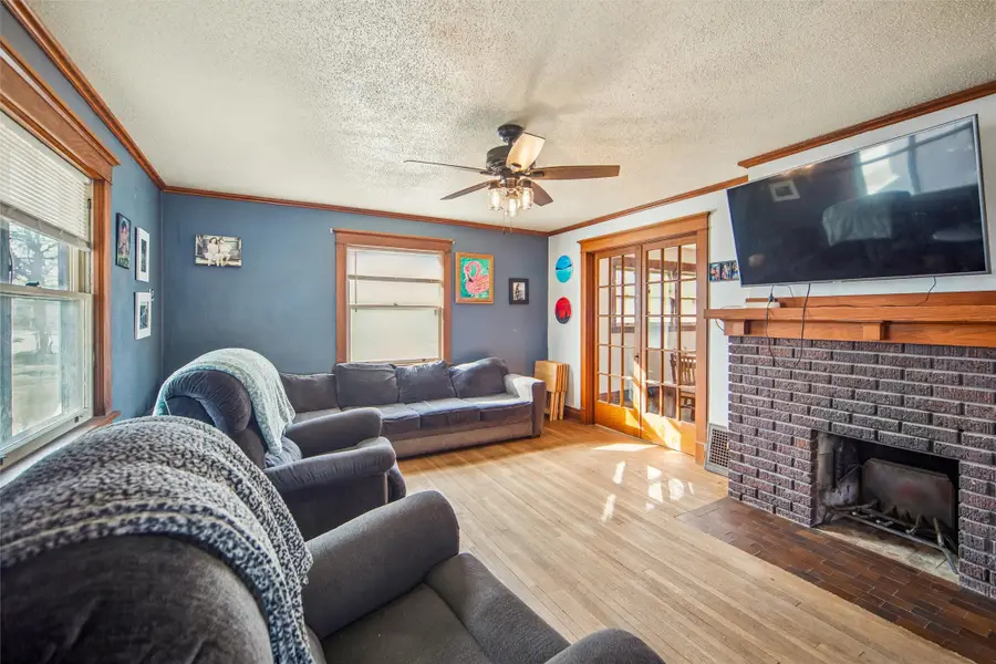 406 E 1st Avenue, Indianola, IA 50125 - #3