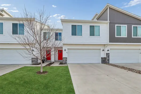 9732 Crowning Drive, West Des Moines, IA 50266