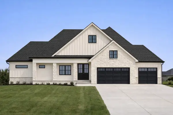 2004 NE Pond View Court, Ankeny, IA 50021