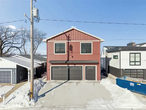 2619 S Lakeview Drive, Clear Lake, IA 50428