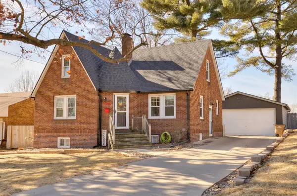 1108 67th Street, Windsor Heights, IA 50324