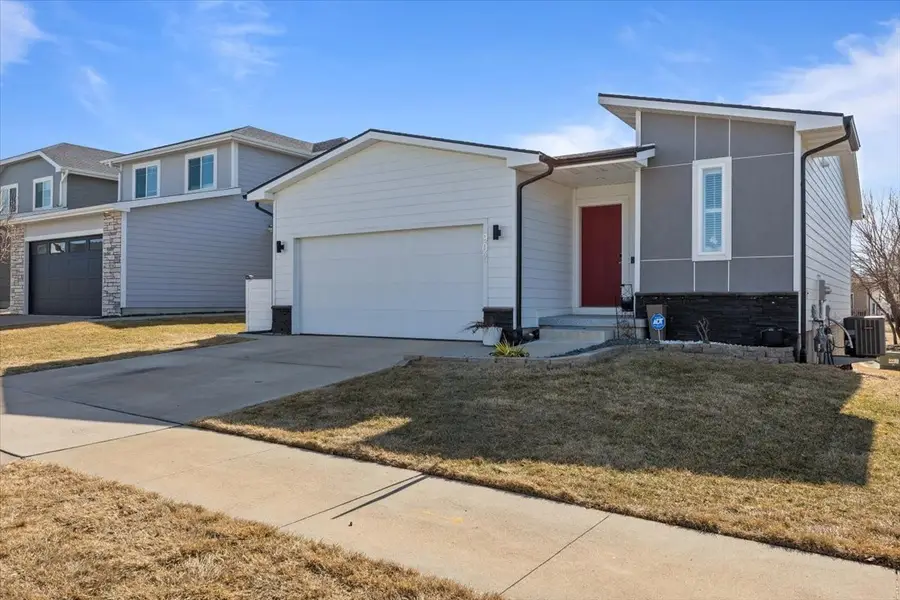 902 NE 14th Street, Grimes, IA 50111 - #2