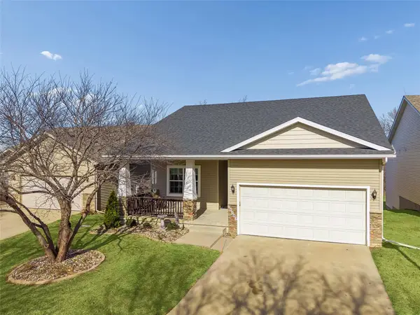 10103 N Glenstone Court, Johnston, IA 50131
