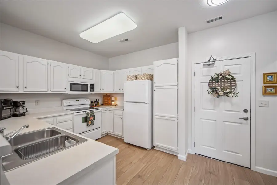 1313 SE University Avenue #102, Waukee, IA 50263 - #3