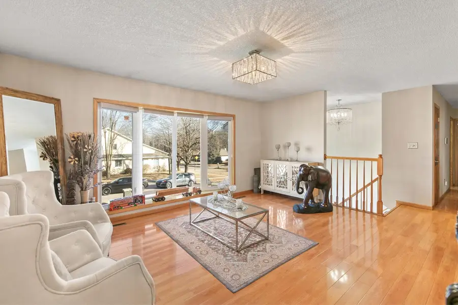 10822 Walnut Ridge Drive, Clive, IA 50325 - #3