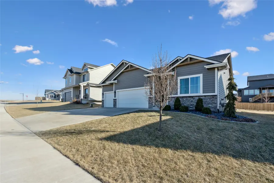 2106 Autumn Blaze Drive, Norwalk, IA 50211 - #2