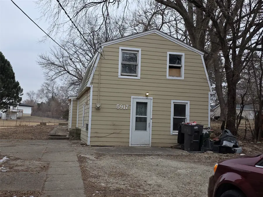 5915 SW 12th Street, Des Moines, IA 50315 - #3