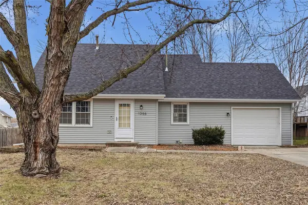 1355 E 20th Street, Norwalk, IA 50211