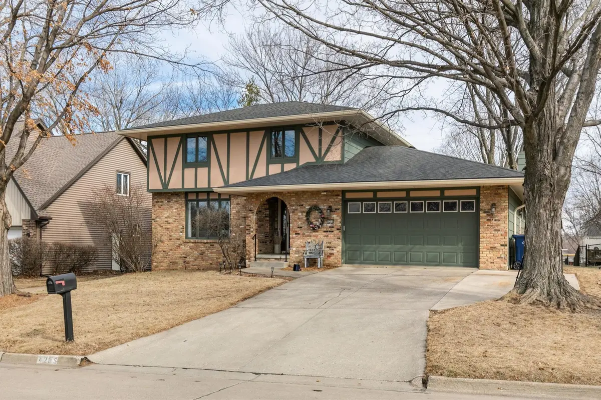 4205 98th Street, Urbandale, IA 50322 - #1
