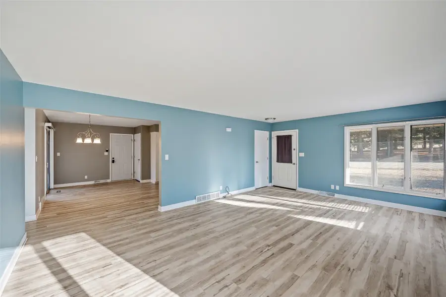 2956 Hubbell Avenue, Des Moines, IA 50317 - #3