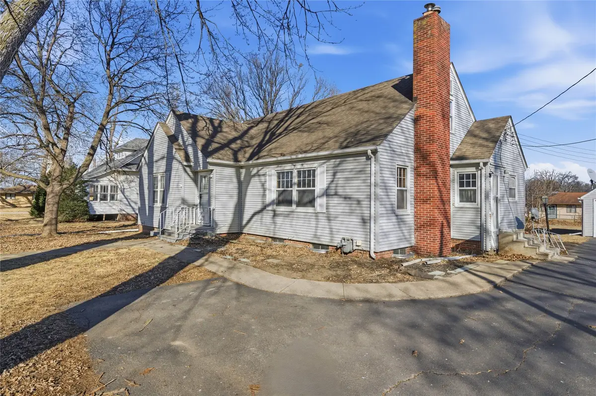 615 6th Street, Waukee, IA 50263 - #1