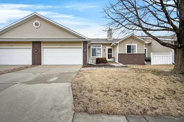 9509 Maple Lane, Johnston, IA 50131