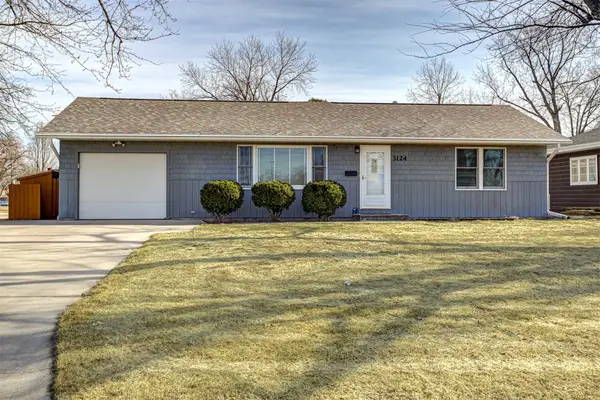 3124 Grove Avenue, Ames, IA 50010