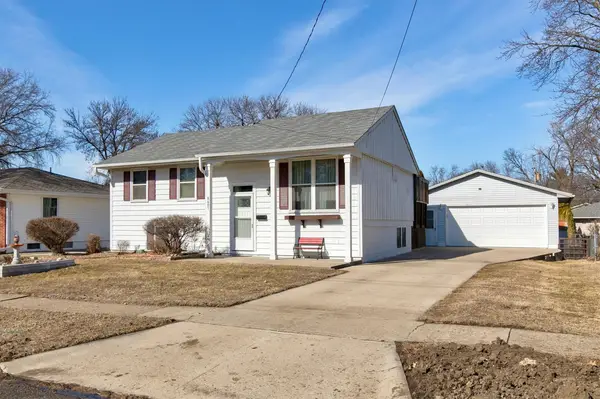 8401 Horton Avenue, Urbandale, IA 50322